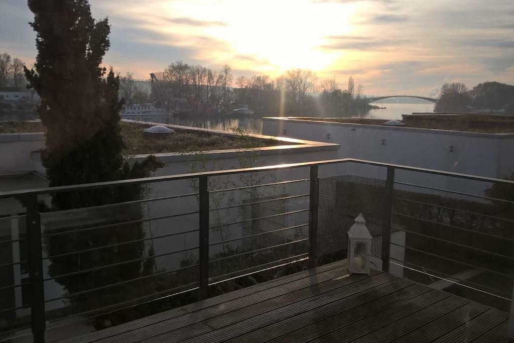 Wohnen Am Wasser Wiesbaden Bagian luar foto